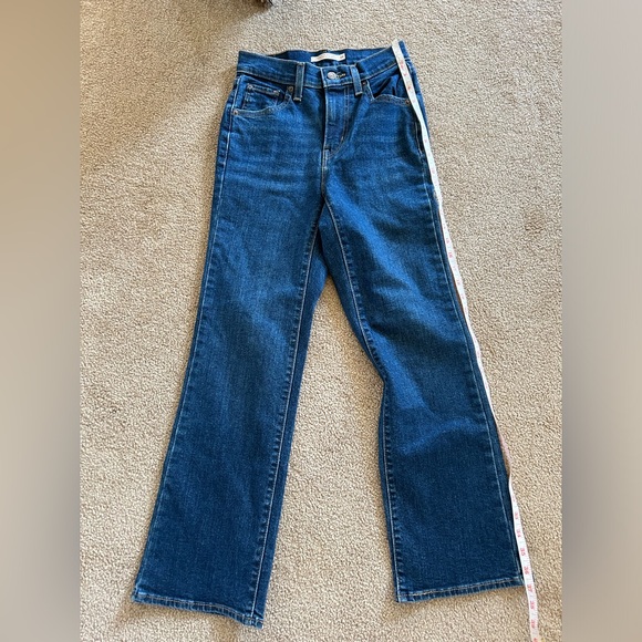 Levi’s High Waisted Crop Flare - Picture 3 of 10